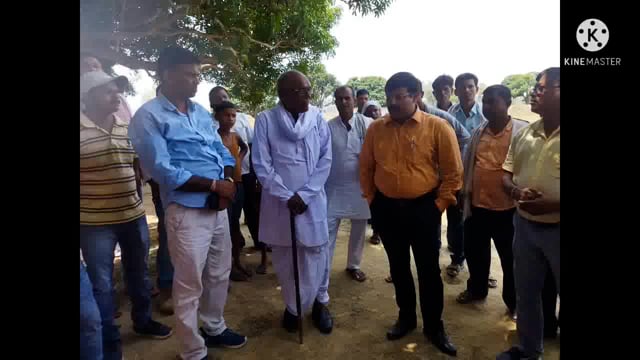 पी ओ ,पी आर एस, मुखिया, सरपंच एवं जेई ने अमृत महोत्सव के तहत पोखर खुदाई कार्य का फीता काटकर किया शुभारंभ