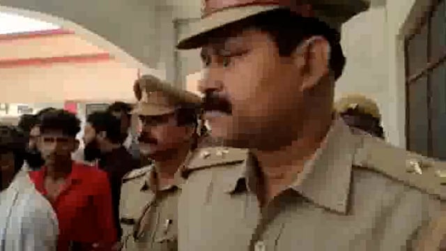 मुस्लिमों के पैगम्बर पर टिप्पणी को लेकर मुस्लिमों ने दिया ज्ञापन 