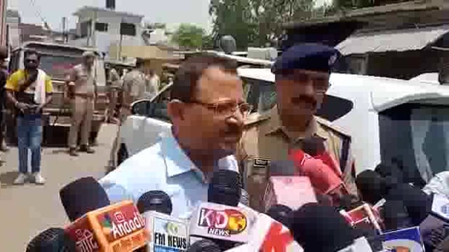 जिलाधिकारी रवीन्द्र कुमार द्वारा अफवाहों से बचने व शांति व्यवस्था बनाए रखने की अपील की हैं ।#ABVP 