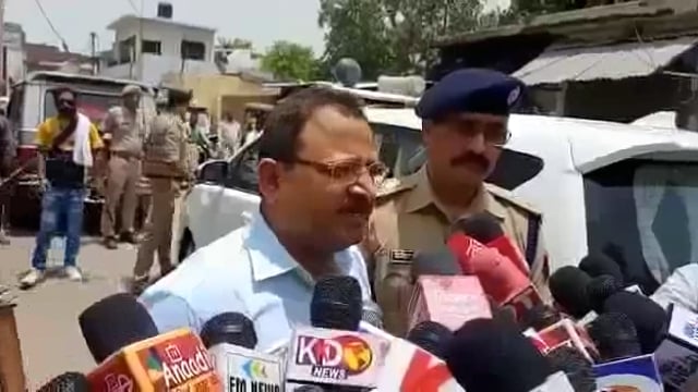 जिलाधिकारी रवीन्द्र कुमार द्वारा अफवाहों से बचने व शांति व्यवस्था बनाए रखने की अपील की हैं ।#ABVP 