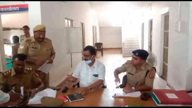 सिधौली कोतवाली परिसर में एसडीएम वासियों की अध्यक्षता में संपन्न हुआ थाना दिवस 13 में से 4 शिकायतों का हुआ निस्तारण