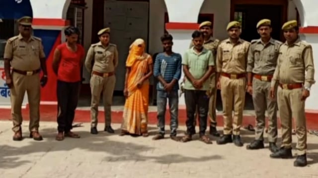 पुलिस द्वारा दीपक यादव हत्याकांड से सम्बंधित 1 महिला सहित 4 अभियुक्तो को किया गिरफ्तार, भेज जेल
