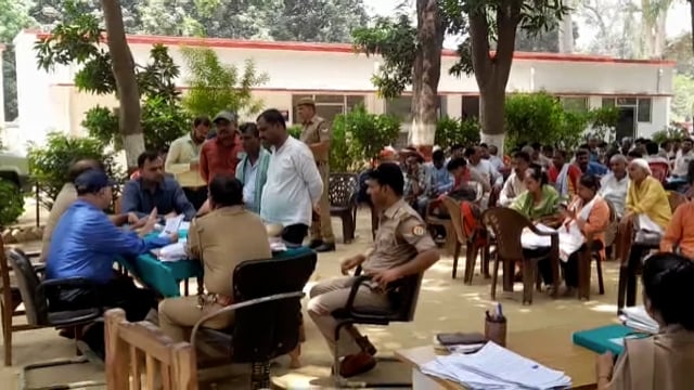 लहरपुर कोतवाली परिसर में अपर जिलाधिकारी की अध्यक्षता में संपूर्ण थाना दिवस का आयोजन किया गया