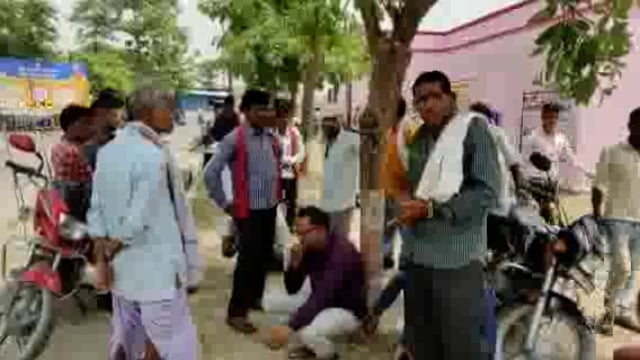 श्रावस्ती में हुआ भीषण सड़क हादसा तेज रफ्तार ट्रैक्टर चालक ने व्यक्ति को रौंदा हादसे में व्यक्ति की हुई मौत