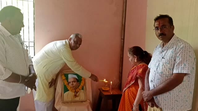 रामकृष्णा इंग्लिश मीडिया शाळेत साने गुरुजी यांची पुण्यतिथी साजरी