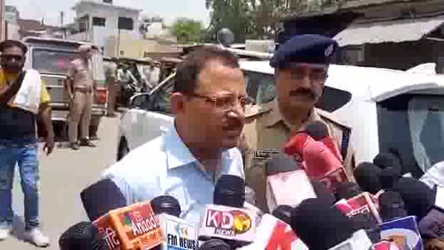 जिलाधिकारी रवीन्द्र कुमार द्वारा अफवाहों से बचने व शांति व्यवस्था बनाए रखने की अपील की हैं ।#ABVP 