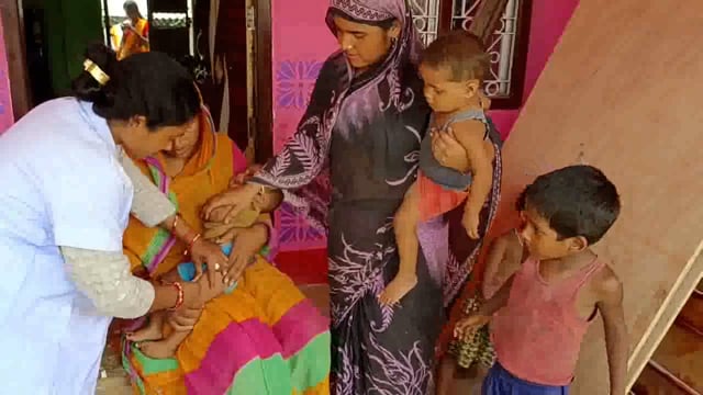 हसनगंज के नवादा गांव में नियमित टीकाकरण शिविर का हुआ आयोजन, कुल 5 बच्चे को दिया गया टीका