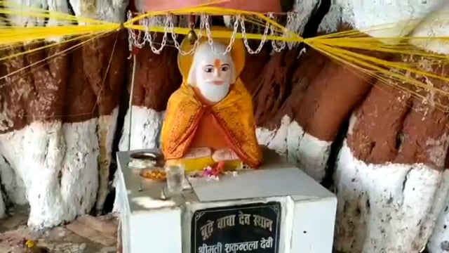 सीतापुर के सिकंदराबाद में प्रतिवर्ष के भाति इस वर्ष भी प्राचीन देवस्थान बूढ़े बाबा पर विशाल भंडारे का आयोजन