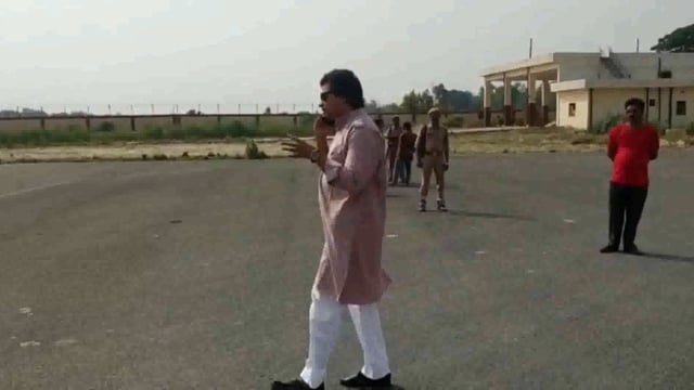 shravasti:अल्पसंख्यक आयोग के सदस्य दर्जा प्राप्त राज्यमंत्री सम्मान अफरोज खान ने एयरपोर्ट का किया निरीक्षण 