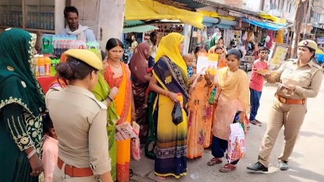 shravasti:नारी सुरक्षा दल द्वारा मिशन शक्ति अभियान के तहत ग्रामीण महिलाओं को किया गया जागरूक