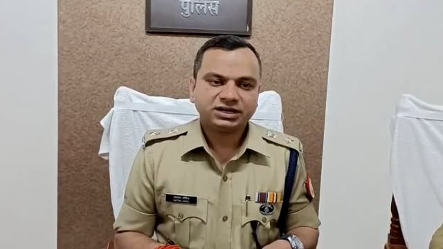 घुइस्मेश्वरनाथ धाम सई नदी पुल के नीचे अज्ञात युवती का मिला शव, सिनाख़्त करने मे पुलिस जुटी

एस पी प्रतापगढ़ बाइट