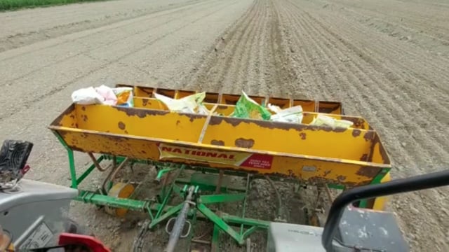 कोढ़ा प्रखंड क्षेत्र में मशीन से धान की सीधी बुवाई किसान करवाकर हो रहे लाभान्वित।