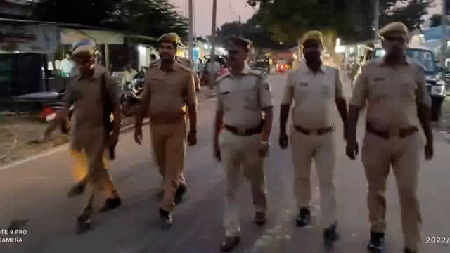 देश में बिगड़ते माहौल को लेकर मिश्रौलिया पुलिस द्वारा थाना क्षेत्र में किया गया पैदल गस्त