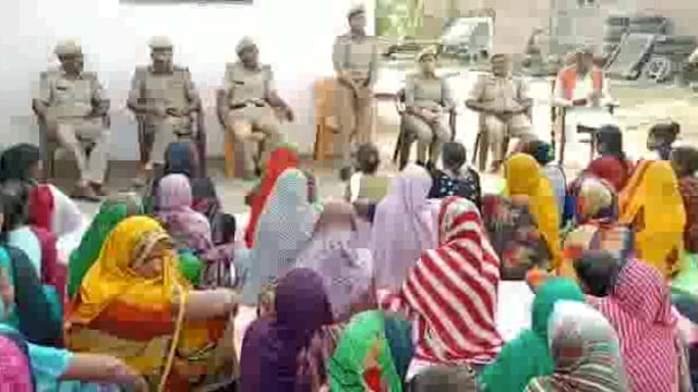 कपिलवस्तु कोतवाली मे महीला सुरक्षा को लेकर किया गया जागरूक 