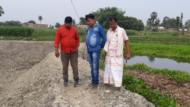 फतेह नगर पंचायत बन रहा अमृत सरोवर आजादी के 75वा उत्सव के अवसर पर सत्य नगर पंचायत के काली तल्ला पोखर को मनरेगा से बन रहा 