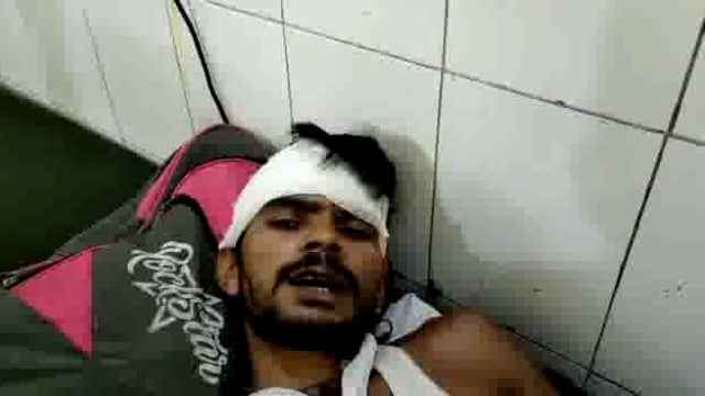 सीतापुर के खैराबाद टोल प्लाजा के पास कार को बचाने के प्रयास में खड़े ट्रक में टकराया बेकाबू ट्रक दो घायल