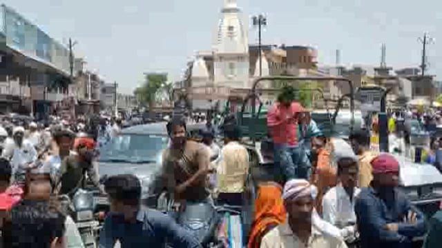 इटवा सहित पूरे जिले में कोरोना संक्रमण का लोगों में नहीं दिख रहा डर ।