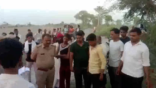 लहरपुर के चंदवासोत गांव के निकट शव मिलने से मचा हड़कंप मौके पर पहुंची पुलिस जांच पड़ताल में जुटी