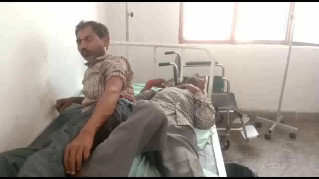 रुकुनपुर मोड़ के पास दो बाइकों की भिड़ंत में 4 लोग हुए घायल,कड़ा धाम पुलिस ने अपनी सरकारी जीप से पहुंचाया अस्पताल