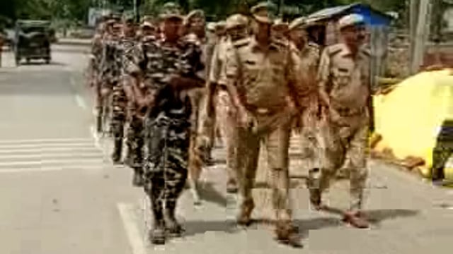 सिद्धार्थनगर जिले के बजहा मे एसएसबी और पुलिस की संयुक्त टीम ने किया पैदल मार्च 