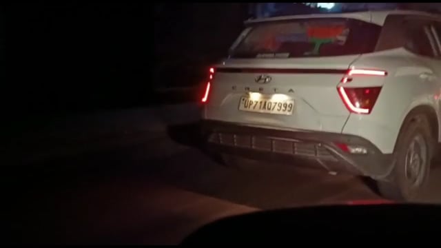 कोखराज थाने से सैनी थाने तक हूटर बजाते हुए UP71AQ7999 क्रेटा कार का वीडियो सोशल मीडिया पर तेजी से हो रहा वायरल