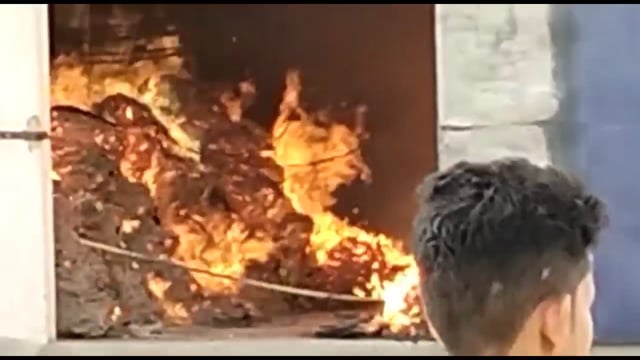 परसरा स्थित पूर्व BJP विधायक संजय कुमार गुप्ता की धान मिल में लगी भीषण आग,फायर ब्रिगेड की 4 गाड़ियों ने आग पर पाया काबू