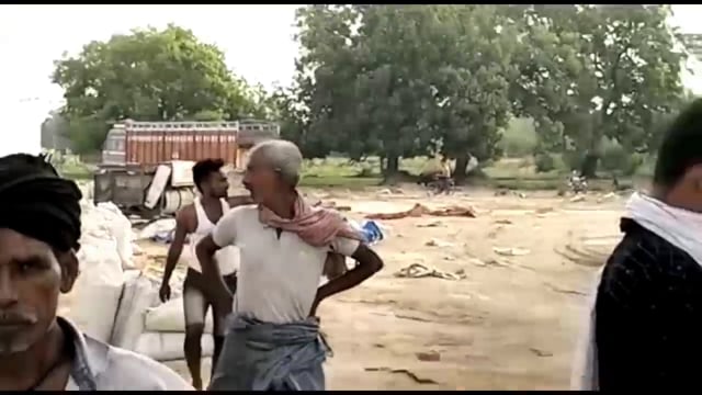 परसरा स्थित पूर्व BJP विधायक संजय कुमार गुप्ता की धान मिल में लगी भीषण आग,फायर ब्रिगेड की 4 गाड़ियों ने आग पर पाया काबू