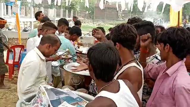 रामसनेही घाट: अंतिम बड़े मंगल के उपलक्ष्य में जगह जगह हुआ बालाजी महाराज का भंडारा