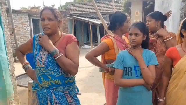 पूर्वी चांदपुर पंचायत के बिशनी चक गांव में महिला ने फांसी लगाकर की आत्महत्या। परिवार वालों ने लगाया हत्या का आरोप।