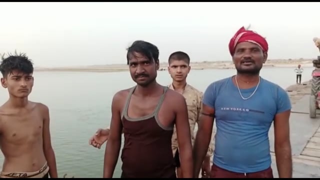 शक्तिपीठ का धाम में दर्शन पूजन को आए युवकों का गंगा स्नान के दौरान फिसला पैर, गोताखोरों ने कड़ी मशक्कत के बाद बचाया