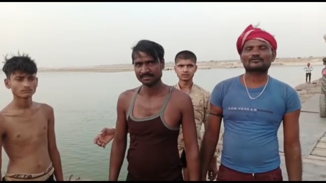 शक्तिपीठ का धाम में दर्शन पूजन को आए युवकों का गंगा स्नान के दौरान फिसला पैर, गोताखोरों ने कड़ी मशक्कत के बाद बचाया