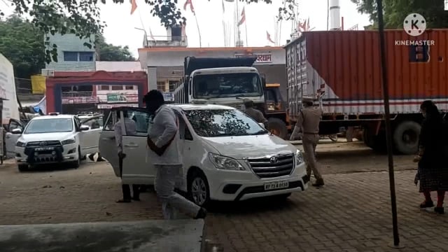 कर्ज का पैसा मांगने पर कर्जदार दे रहे हैं गाली गलौज। पीड़ित महिला ने सराय अकिल थाने में की शिकायत @spkaushambi 