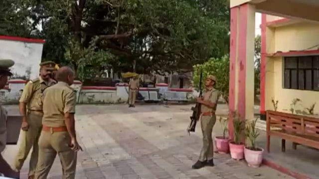 जमुनहा: पुलिस अधीक्षक ने थाना मल्हीपुर का औचक निरीक्षण कर साफ सफाई के दिए निर्देश