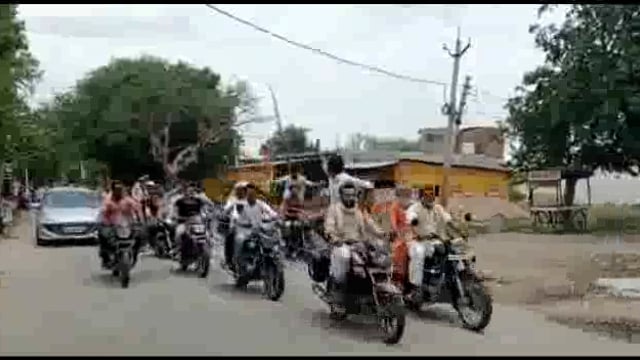 चित्रकूट में बजरंग दल के लोगो ने राष्ट्रपति के नाम जिलाधिकारी के ज्ञापन सौंपा.