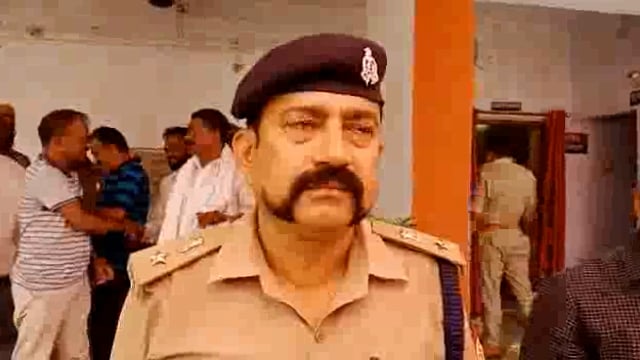 बहराइच जुमे की नमाज को देखते हुए नगर कोतवाली में पीस कमेटी की हुई बैठक, एडिशनल एसपी सिटी
#bahraichpolice 