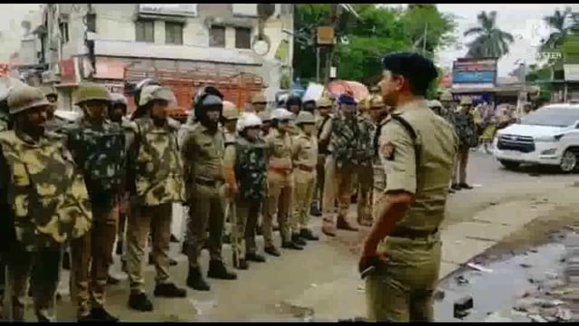 बाराबंरी में जुमे की नमाज को लेकर अलर्ट, पुलिस ने निकाला फ्लैग मार्च निकाला, माहौल खराब करने वालों पर खास नजर