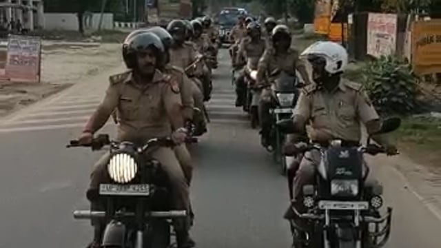 बहराइच हुजूरपुर पुलिस ने शांति व्यवस्था बनाए रखने को लेकर किया गस्त