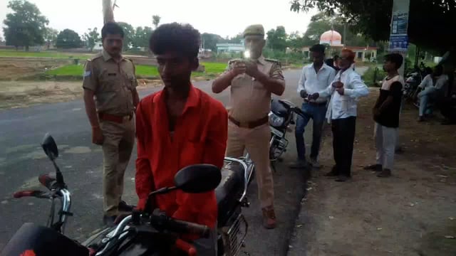 मिश्रौलिया थाना क्षेत्र में नियमों का उल्लंघन करने वाले 8 वाहनों से वसूला गया 8000 का समन शुल्क