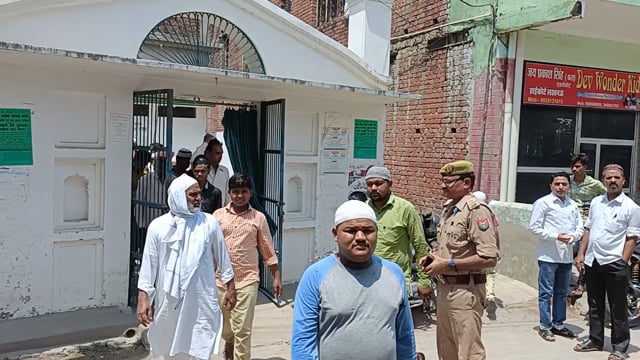 इलाके में शांतिपूर्ण तरीके से संपन्न हो रही जुमे की नमाज सतर्क है प्रशासनिक अमला