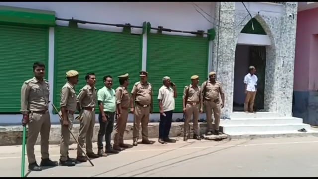 भरवारी सहित अन्य क्षेत्रो की मस्जिदों में एसपी हेमराज मीणा के निर्देशन पर तीसरी आंख की टीम कर रही है जिले में निगरानी