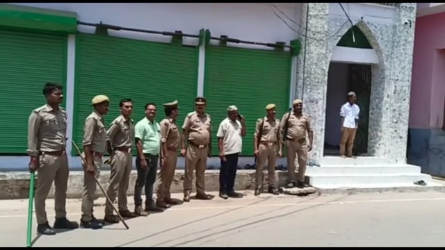 भरवारी सहित अन्य क्षेत्रो की मस्जिदों में एसपी हेमराज मीणा के निर्देशन पर तीसरी आंख की टीम कर रही है जिले में निगरानी