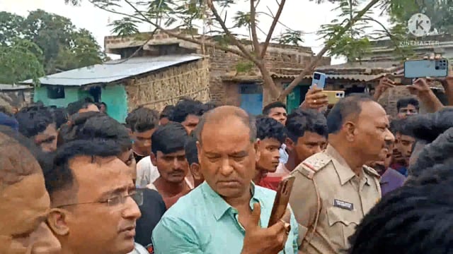 बेलहर बाजार में छात्रों ने अग्निपथ योजना को लेकर किया सड़क जाम, केंद्र सरकार के विरुद्ध जमकर लगाए