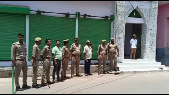 भरवारी सहित अन्य क्षेत्रो की मस्जिदों में एसपी हेमराज मीणा के निर्देशन पर तीसरी आंख की टीम कर रही है जिले में निगरानी