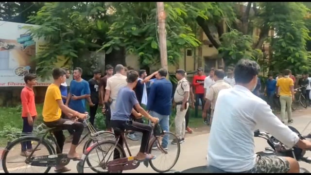 सीतामढ़ी जिला मुख्यालय में अग्निपथ परीक्षा को लेकर प्रदर्शन दूसरे दिन किया गया