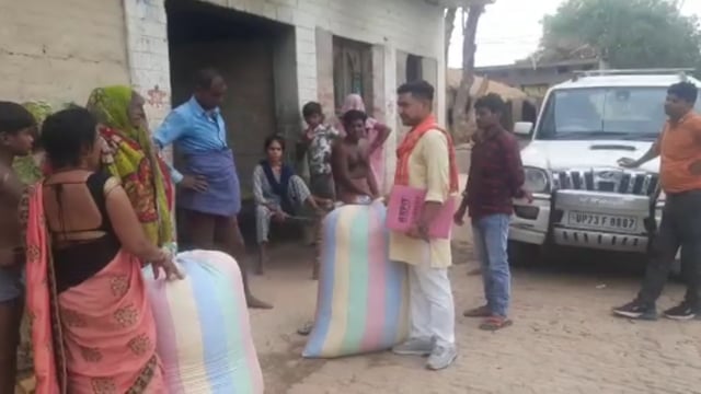 दौलतपुर कसार गांव में गौशालाओं में भूसे की किल्लत को देखते हुए ग्राम प्रधान ने अभियान चलाकर भूसा किया एकत्रित