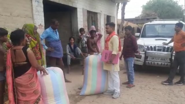 दौलतपुर कसार गांव में गौशालाओं में भूसे की किल्लत को देखते हुए ग्राम प्रधान ने अभियान चलाकर भूसा किया एकत्रित