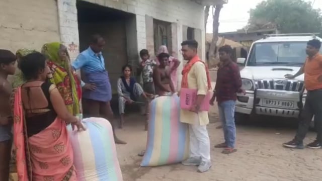 दौलतपुर कसार गांव में गौशालाओं में भूसे की किल्लत को देखते हुए ग्राम प्रधान ने अभियान चलाकर भूसा किया एकत्रित