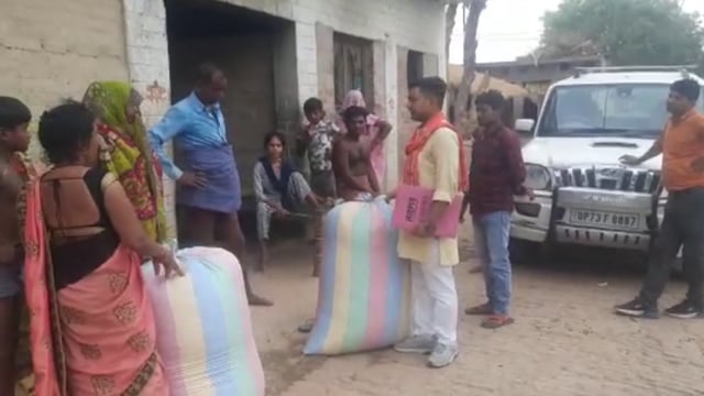 दौलतपुर कसार गांव में गौशालाओं में भूसे की किल्लत को देखते हुए ग्राम प्रधान ने अभियान चलाकर भूसा किया एकत्रित