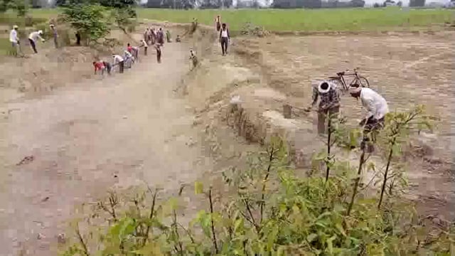 बीडीओ पिसावां के प्रयासों से पिपरी सादी पुर के 72 मजदूरों को शनिवार को मिला मनरेगा के तहत कार्य...