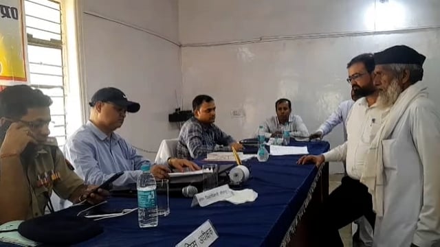 लहरपुर तहसील सभागार में आज संपूर्ण समाधान दिवस न्यायिक जिला मजिस्ट्रेट की मौजूदगी में की अध्यक्षता में हुआ संपन्न